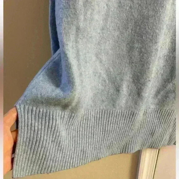 Hatch 100% merino wool v neck pullover sweater heather blue. Large (3) - Picture 3 of 6